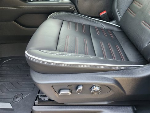 New 2026 GMC Yukon AT4 Ultimate w/ LPO, Floor Liner Package image 19