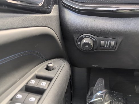 New 2025 Jeep Compass Latitude w/ Altitude Special Edition image 11