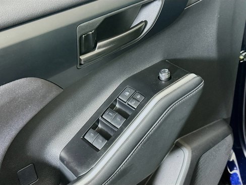 Used 2025 Toyota Highlander LE image 15