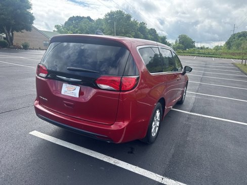 New 2025 Chrysler Voyager LX image 7