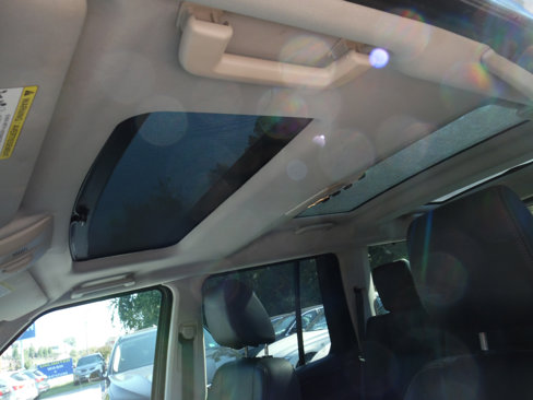Used 2015 Land Rover LR4 HSE image 17