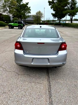 Used 2013 Dodge Avenger SE image 27