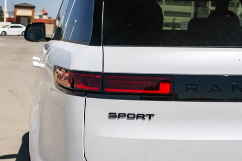 New 2025 Land Rover Range Rover Sport Dynamic SE image 7