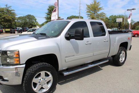 Used 2011 Chevrolet Silverado 2500 LTZ w/ LTZ Plus Package image 9