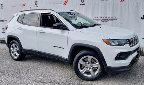 Certified 2024 Jeep Compass Latitude image 3