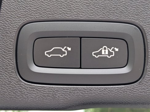 New 2026 Volvo XC60 B5 Ultra w/ Climate Package image 14