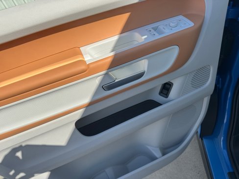New 2025 Volkswagen ID. Buzz 1st Edition image 25
