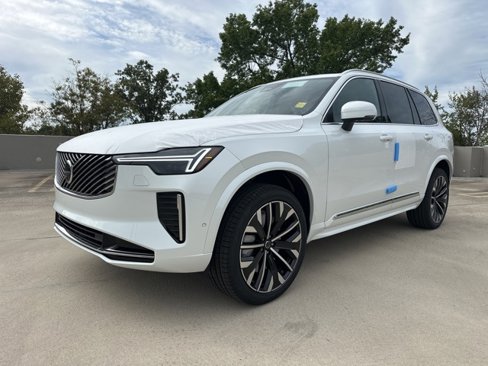 New 2026 Volvo XC90 B6 Plus w/ Protection Package image 3