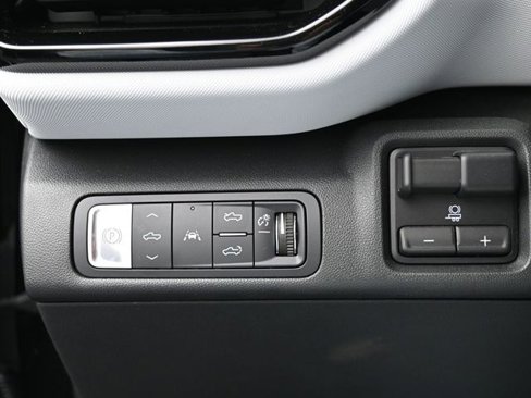 New 2025 Chevrolet Silverado EV RST image 17