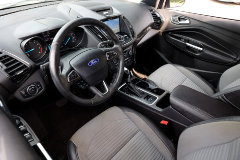 Used 2017 Ford Escape Titanium image 4