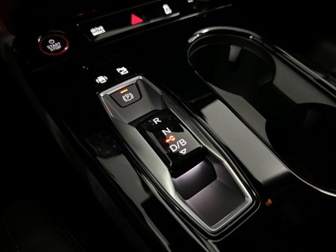 New 2025 Audi SQ6 e-tron Prestige image 19