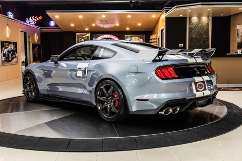 Used 2022 Ford Mustang Shelby GT500 w/ Carbon Fiber Track Pack image 16