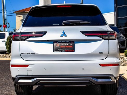 New 2025 Mitsubishi Outlander SE image 5
