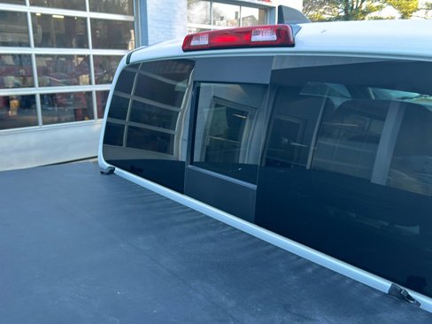 Used 2023 Nissan Frontier PRO-4X image 15