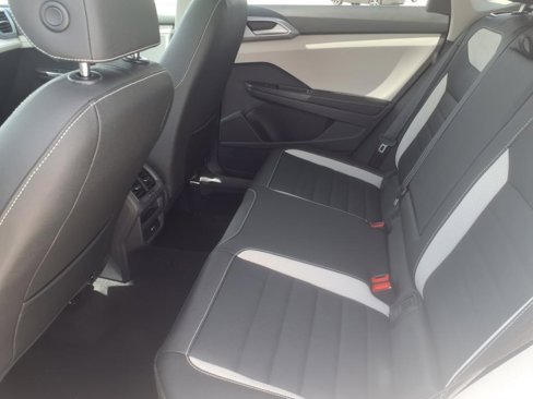 New 2025 Volkswagen Taos SEL image 7