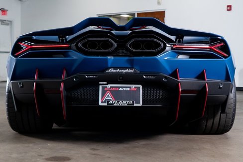 Used 2024 Lamborghini Revuelto image 11