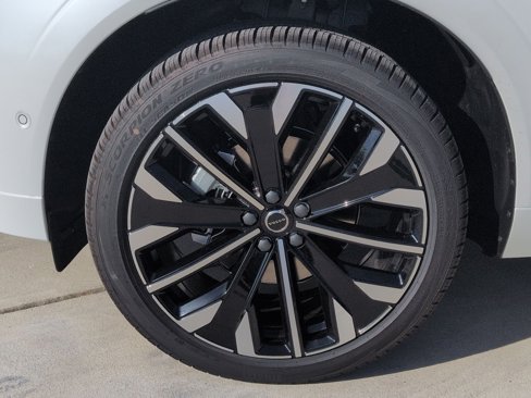 New 2026 Volvo XC60 B5 Ultra w/ Protection Package Premier image 12