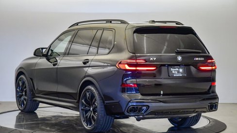 New 2026 BMW X7 M60i image 2