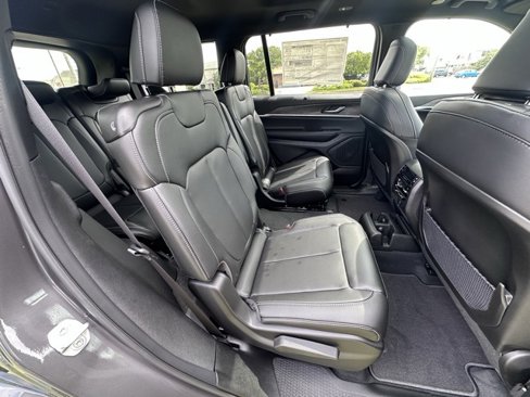 New 2025 Jeep Grand Cherokee L Limited w/ Luxury Tech Group II image 13