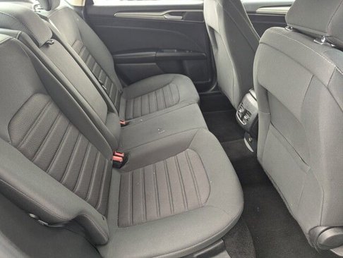 Used 2020 Ford Fusion SE image 26