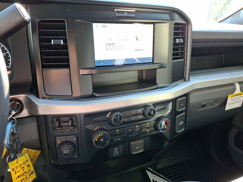 New 2025 Ford F550 4x4 Supercab Super Duty image 8