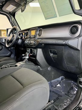 Used 2021 Jeep Wrangler Unlimited Sport image 15