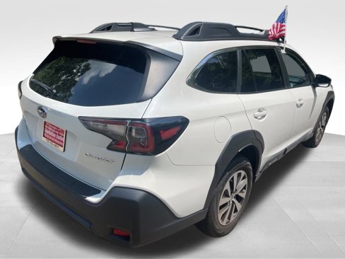 Used 2023 Subaru Outback Premium image 8