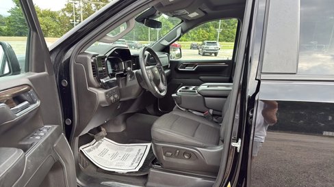 Used 2025 Chevrolet Silverado 1500 LT image 14