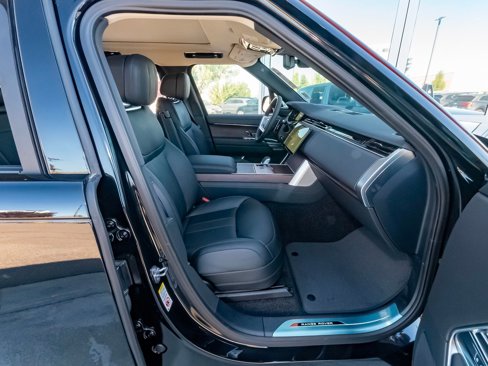 New 2025 Land Rover Range Rover SE image 40