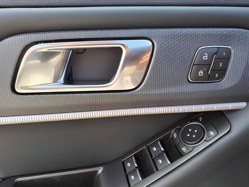 New 2025 Ford Explorer ST image 15