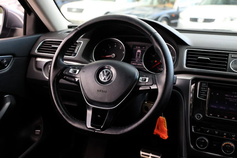 Used 2017 Volkswagen Passat 1.8T R-Line image 28