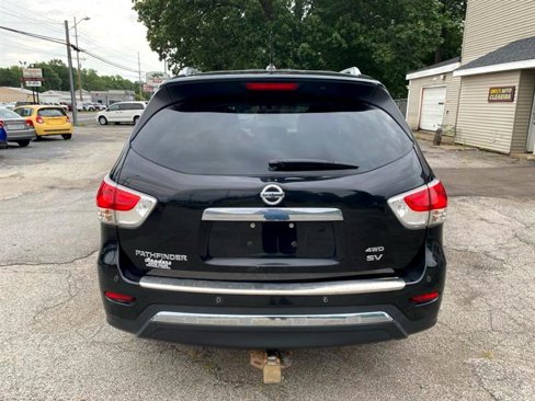 Used 2016 Nissan Pathfinder SV image 3