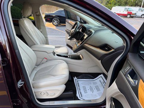 Used 2019 Lincoln MKC Select w/ MKC Climate Package image 29