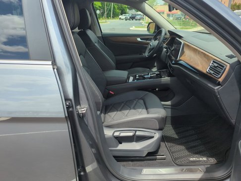 New 2025 Volkswagen Atlas SE image 39