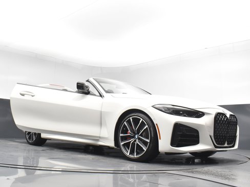 Used 2024 BMW M440i Convertible w/ Premium Package image 28