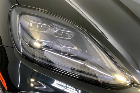 New 2025 Porsche Cayenne GTS image 12