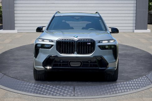 New 2026 BMW X7 M60i image 2