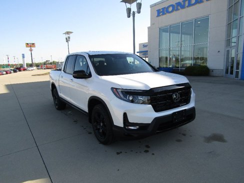 New 2026 Honda Ridgeline Black Edition image 3