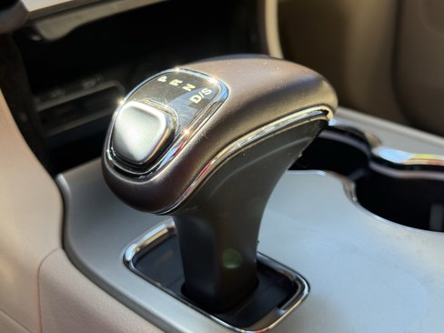 Used 2015 Jeep Grand Cherokee Overland w/ Advanced Technology Group image 31