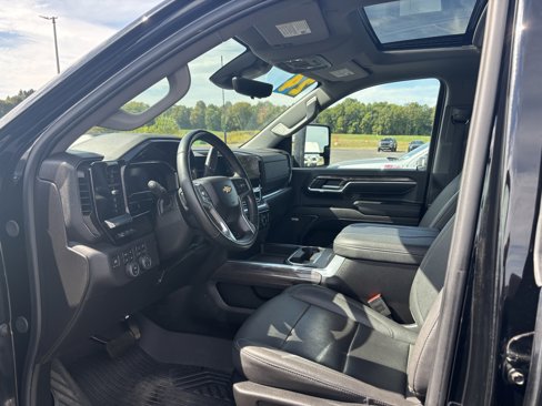 Used 2024 Chevrolet Silverado 3500 LTZ w/ LTZ Plus Package image 7
