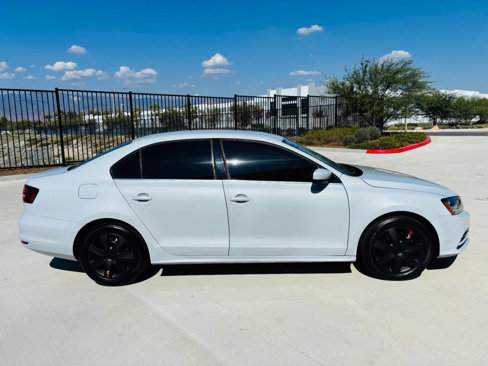 Used 2017 Volkswagen Jetta S image 4