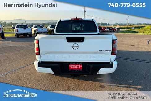 Used 2024 Nissan Frontier SV w/ SV Convenience Package image 33
