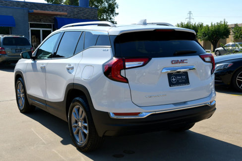 Used 2024 GMC Terrain SLT image 5