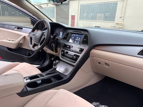 Used 2017 Hyundai Sonata SE image 11