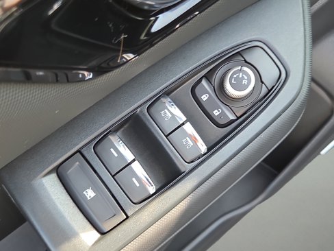 Certified 2025 Subaru Forester Limited image 13