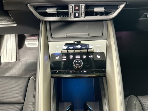New 2025 Porsche Macan Turbo Electric image 24