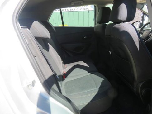 Used 2019 Chevrolet Trax LS image 19