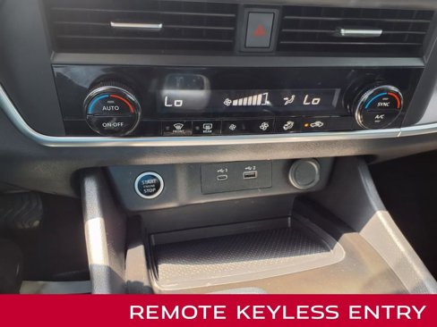 Certified 2023 Nissan Rogue SV image 15