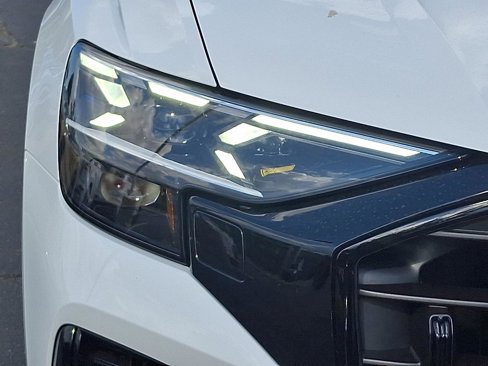 Certified 2025 Audi Q8 Prestige w/ Prestige Package image 9