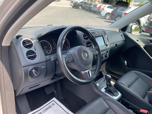 Used 2017 Volkswagen Tiguan S image 10